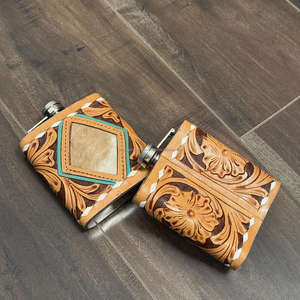 Nouveau cuir usiné à la main Wrap en acier inoxydable 8oz Hip Flask Custom Luxury Designer Véritable cuir de vachette alcool Flacon de poche - Product Image 6