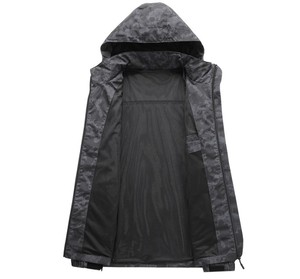 Chaqueta Cortavientos Impermeable con Capucha Personalizada OEM, Ligera para Hombre - Product Image 3