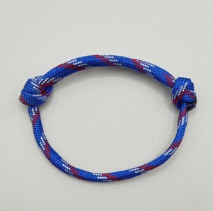 Pulsera de paracord grueso: cuerda de escalada de 4 mm, regalo para hombre, brazalete ajustable - Product Image 1