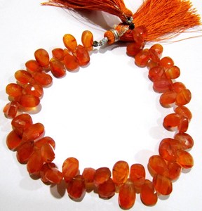 Perles de pierre naturelle Cornaline Orange 7x10mm, forme poire, facettées, brillette, brin de 8 pouces de long - Product Image 1