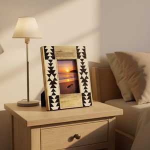 Elegante Marco de Resina Artesanal con Incrustaciones de Hueso, Portafotos de Mosaico Hecho a Mano de Primera Calidad para Espacios Modernos y Decoración Sofisticada - Product Image 1