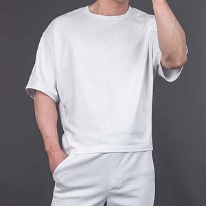 T-shirt Minimaliste Homme Couleur Unie Neutre Fournisseur OEM ODM Vêtements en Gros T-shirt Vierge Homme Streetwear Basique - Product Image 4