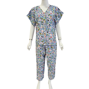 Pyjama femme col en V, manches courtes et pantalon long, en tissu rayonne confortable pour adulte - Product Image 1