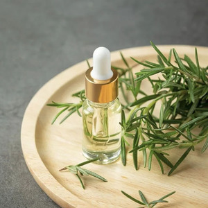 น้ำมันหอมระเหยโรสแมรี่ (Rosmarinus Officinalis) - Product Image 1