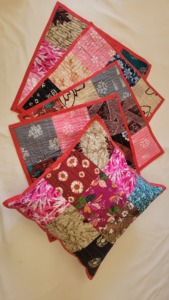 Fundas de cojín de algodón patchwork hechas a mano exclusivas, fundas de cojín bordadas tradicionales indias hechas a mano, estilo boho. - Product Image 3