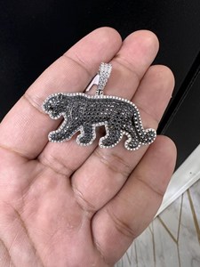 Pendentif Panthère Personnalisé Sertie de Diamants Moissanite VVS Noirs en Alliage Plaqué Argent Micro-Pavé, Breloque Hip Hop Unisexe, Bijou Cadeau - Product Image 1