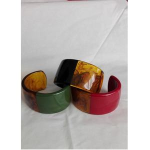 Bracelets ronds sculptés en résine rose, bijoux artistiques de mode, accessoire artisanal de collection - Product Image 6