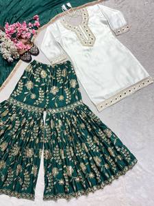 Robe de mariée traditionnelle indienne pakistanaise verte brodée pour femme, longueur ras du sol, coupe classique, avec travail doré, extensible - Product Image 5