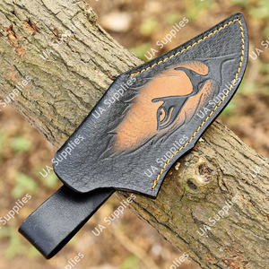 Funda de Cuero Premium Hecha a Mano con Diseño de Cara de León, Funda Vertical para Cuchillo de Cuero Genuino de Vaca Negra con Diseño Animal Grabado y Presilla para Cinturón - Product Image 6
