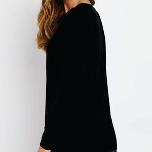 T-shirt en tricot uni à col en V et manches longues pour femme, noir, logo, coupe décontractée, 100% coton biologique, respirant, respectueux de l'environnement - Product Image 5