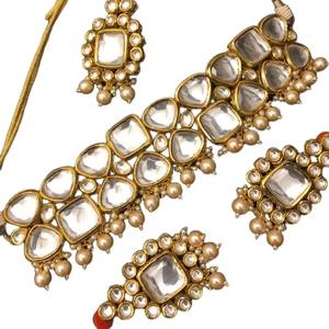 Collar choker de lujo con filigrana de oro afgano, con detalles de piedras de esmeralda verde y rubí, y perlas blancas. - Product Image 5