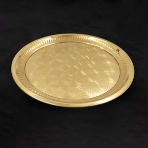 Plateau de Puja en laiton artisanal gravé motif floral, assiette Aarti, baratan traditionnel pour la maison, le temple et les rituels festifs - Product Image 3