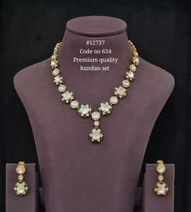 Conjunto de Collar y Pendientes Kundan 12737, Chapado en Oro, con Circonita Cúbica en Forma de Pera, Perla de Imitación, Estilo Floral para Bodas y Fiestas - Product Image 5