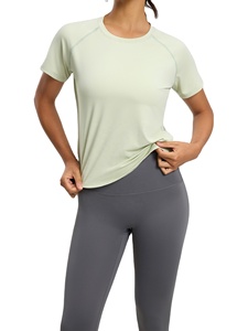 Camiseta de Manga Corta para Hombre, Cuello Redondo, Color Verde Claro, Corte Regular, Tejido de Poliéster, Secado Rápido, Color Sólido, Estilo Casual - Product Image 1