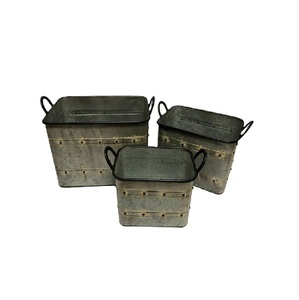 Juego de tres macetas vintage galvanizadas de metal, hierro, tamaño, forma y color personalizados, de alta demanda, para uso en jardinería. - Product Image 4
