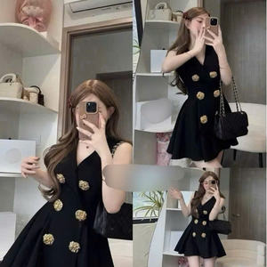 Robe longue élégante en soie unie pour femme, à manches courtes, alliant parfaitement élégance, confort et polyvalence pour toutes les occasions. - Product Image 6