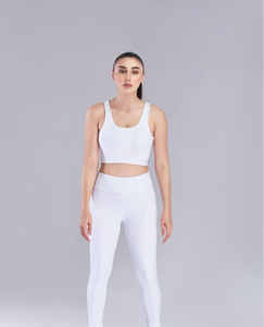 Sujetador deportivo de yoga reversible de malla con soporte alto, tirantes cruzados, cuello en V profundo, liso/estampado, color blanco - Product Image 2