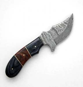 Cuchillo utilitario compacto de acero damasco con perfil de doble protección para los dedos y mango de palisandro y ébano. - Product Image 4