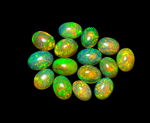 Opale d'Éthiopie naturelle cabochon, opale d'Éthiopie calibrée en MM, pierre précieuse opale aux jeux de couleurs, pierre libre de petite taille - Product Image 4
