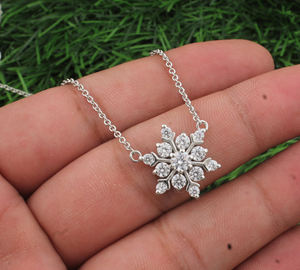 Collar de Plata de Ley 925 con Baño de Platino y Dijes Vintage con Circonitas Cúbicas de Grado AAA, Joyería Unisex para Aniversario - Product Image 2