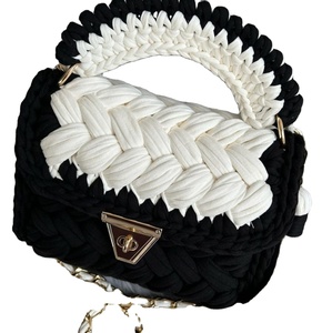 Personnalisable noir et blanc Dames Crochet Sacs Élégant Look Coton T-Shirt Fil À La Main Élégant Crochet Sacs pour Faire Du Shopping - Product Image 1