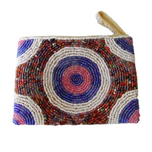 Hermosa billetera con cuentas de semillas multicolor, accesorio de moda con características únicas - Product Image 1