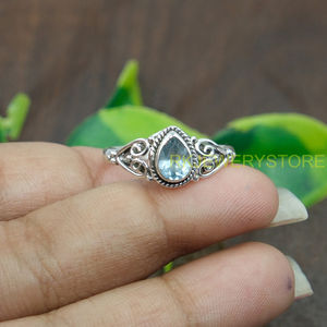 แหวนบลูโทแพซเงินแท้ 925 แหวนพลอยสีน้ำเงิน แหวนดีไซน์ทำมือ แหวนสัญญาสำหรับเธอ ของขวัญบลูโทแพซ เครื่องประดับสำหรับผู้หญิง - Product Image 6