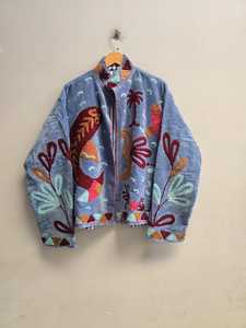 Veste en velours bleu Suzani faite main, style bohème, brodée d'art populaire, pour femme, par un artisan expérimenté, blazer d'hiver tendance - Product Image 2