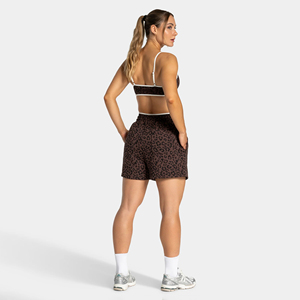 Shorts pour femmes de qualité supérieure 100% coton, impression puff, logo personnalisé, imprimé léopard marron avec passepoil, shorts longs - Product Image 1