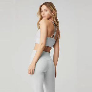 Conjunto de Shorts y Sujetador Deportivos Sin Costuras de Alta Calidad para Mujer 2026, Resistentes al Agua, de 2 Piezas, Cintura Alta Elástica para Gimnasio/Yoga/Ejercicio - Product Image 3