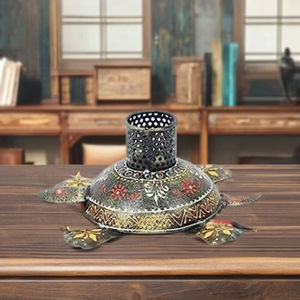 Rehaussez vos pensées : Support de stylo tortue d'Inde, décoration utilitaire de bureau pour la maison, les salles d'étude et les configurations de bureaux structurées - Product Image 3