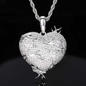 Pendentif Cœur Iced Out en Argent 925 avec Collier Moissanite Fil Barbelé Style Hip Hop - Product Image 1