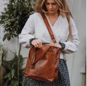 Sac à bandoulière en cuir véritable de qualité supérieure pour femmes, sac à main élégant de créateur, prix de gros par l'exportateur - Product Image 1