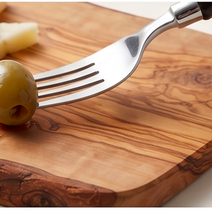 Juego de cubiertos de acero inoxidable con mango de bambú vintage, acabado pulido de alto brillo, ideal para uso en restaurantes. - Product Image 5