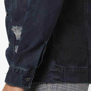 Chaqueta vaquera acolchada personalizada para hombre, con bordado floral en toda la prenda, para invierno, en grandes cantidades. - Product Image 5