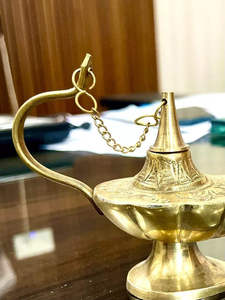 Lampe Aladdin en laiton artisanale, style magique arabe, lampe décorative pour la maison, le mariage, le bureau, la décoration de table, objet de collection - Product Image 3