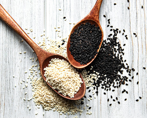Graines de sésame blanc de qualité supérieure, riches en huile et au parfum intense, pour la production d'huile alimentaire et la fabrication, disponibles à la vente - Product Image 2