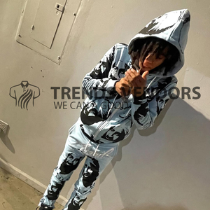 Conjunto Deportivo de Pantalones Anchos con Cordón Lateral y Sudadera con Capucha de Forro Polar para Hombre, con Bordado Chenille Personalizado, Ideal para Invierno - Product Image 3