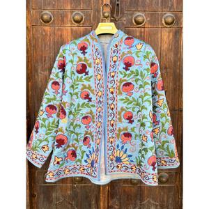 Chaqueta Suzani de Terciopelo Azul Claro para Mujer, Bordada a Mano con Diseño Floral, Estilo Boho con Patrón de Granadas, Manga Larga, Ropa de Abrigo para Primavera - Product Image 3