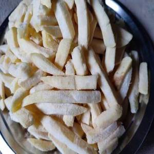 Frites surgelées indiennes Fittree, dorées, croustillantes, saveur salée, texture croustillante, durée de conservation de 2 mois, pour l'alimentation internationale - Product Image 1