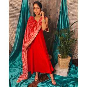 Ensemble Salwar Kameez Rouge Rouge à Lèvres XS en Rayonne pour Mariages et Cérémonies - Product Image 4