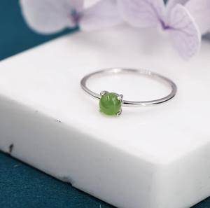 Bague en jade vert véritable en argent sterling, bague en jade naturel, petite bague en jade, bague en jade de 4 mm - Product Image 3