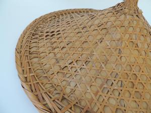 Cesta de pared grande tejida, estilo vintage asiático, de bambú, con forma de sombrero de arroz, decoración de pared boho, proveedor de decoración para galerías. - Product Image 6