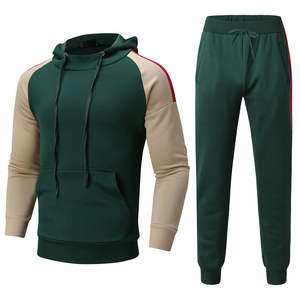 Vente en gros de survêtements de fitness personnalisés de haute qualité 100% coton ensemble de survêtement ajusté à empiècements imprimés saison d'hiver polaire - Product Image 1