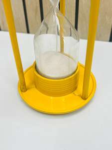 Reloj de arena de aluminio chapado en color amarillo de 8'' con diseño de ángel animal |   Pieza Decorativa Vintage para Mesa de Graduación - Product Image 4