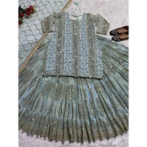 Ensemble Lehenga de créateur pour femmes avec bordure fantaisie comprenant un haut et Dupatta - Product Image 1