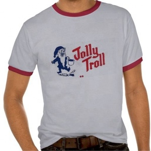 Camiseta de manga corta gris para hombre Jolly Troll con ribete en contraste rojo y estampado de personaje con logo frontal, corte informal - Product Image 1