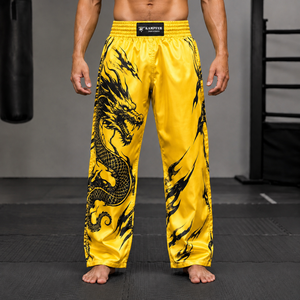 Pantalones de kickboxing de alto rendimiento hechos con tela transpirable de secado rápido para mayor movilidad. - Product Image 1