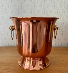 Cubo de Hielo de Cobre Puro de Lujo con Superficie Martillada y Asas de Anillo para Suministros de Catering para Bodas y Fiestas - Product Image 1