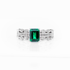 Anillo de compromiso de lujo con esmeralda talla esmeralda de oro de 18 quilates y halo de diamantes baguette, joyería fina, regalo para ella. - Product Image 4